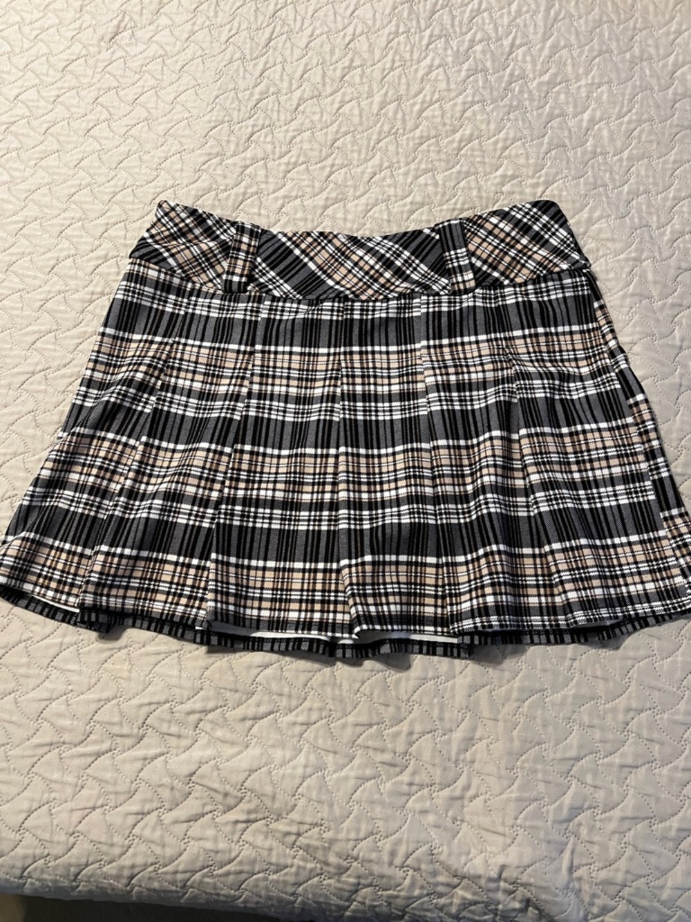 Joe B Black, White & Tan Plaid Pleated Mini Skirt
